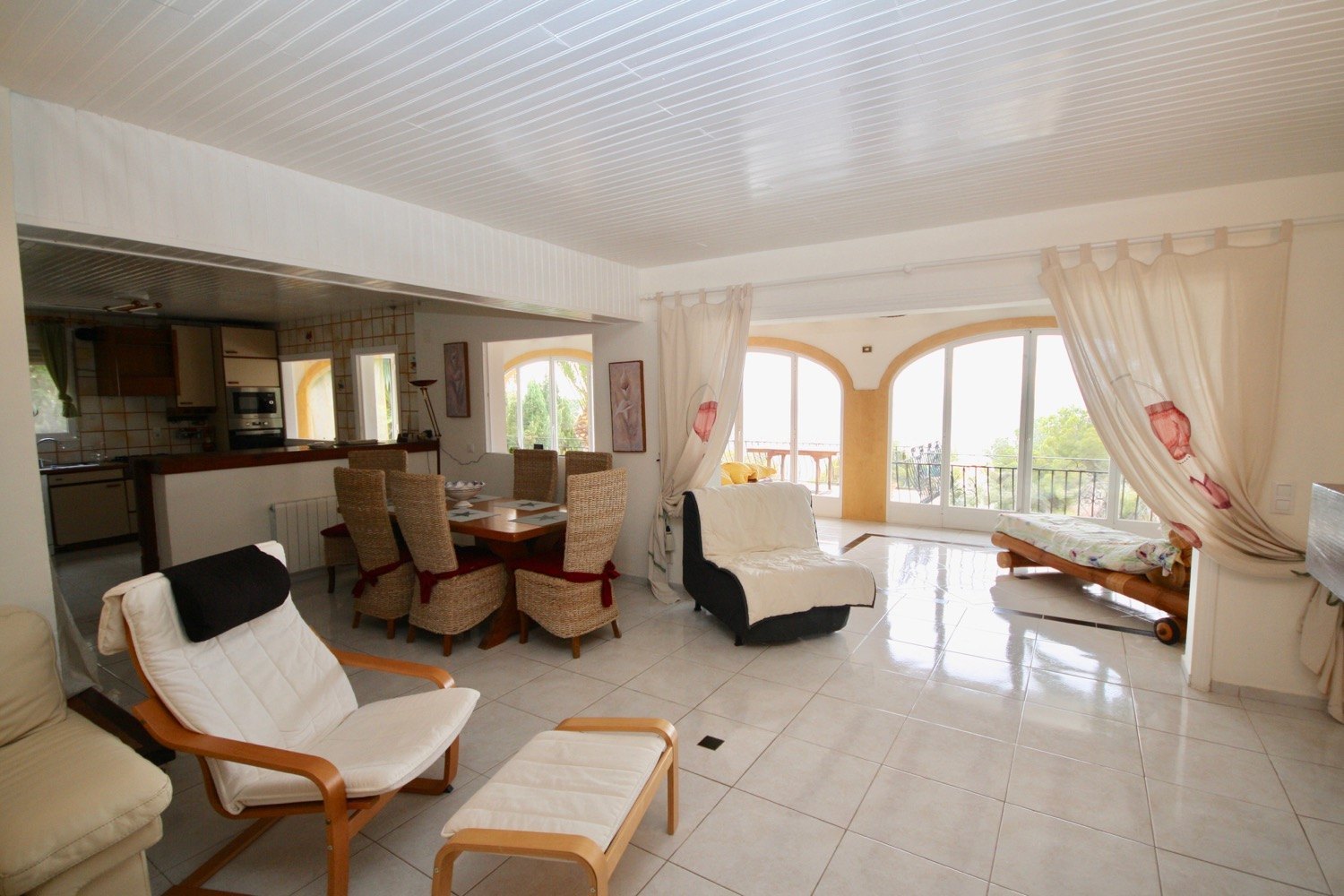 Villa mit viel Platz und Meerblick in Javea zu verkaufen