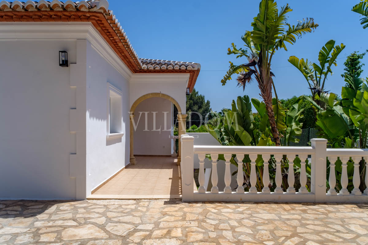Villa mit Panoramablick auf das Meer ganz in der Nähe des Strandes Arenal Jávea